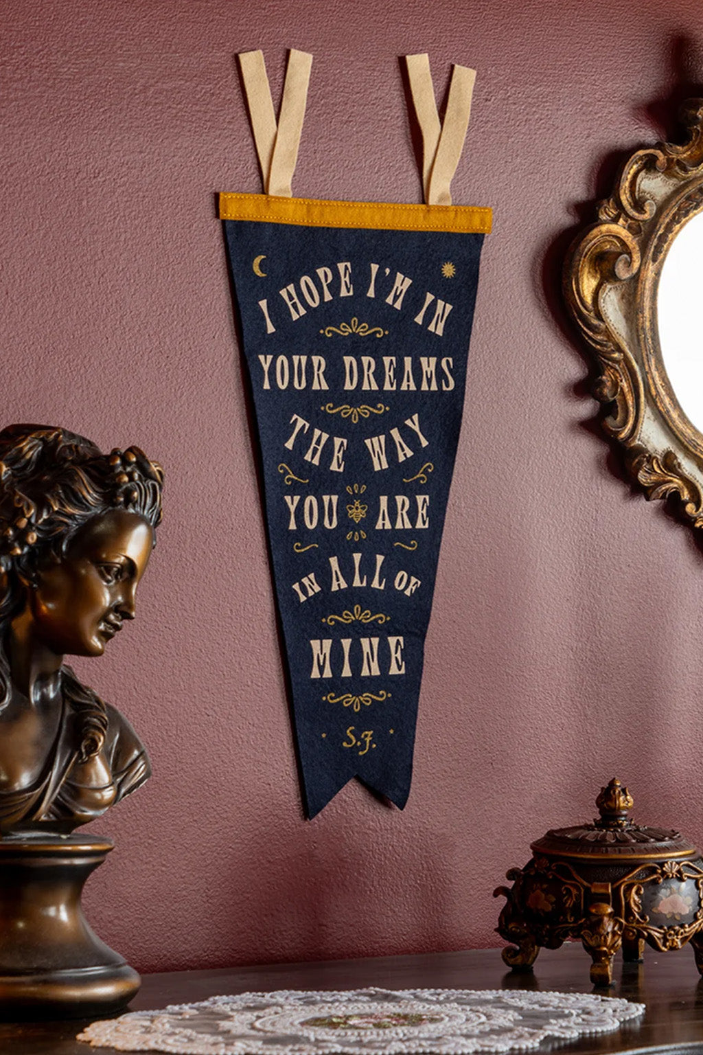 Sierra Ferrell x Oxford Pennant Fishtail Pennant